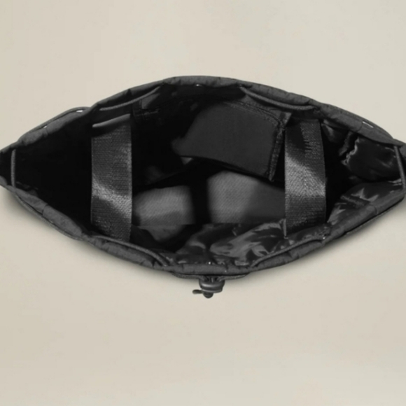 ๐๐ Beyond Yoga Convertable Gym Bag Pull-Cord Top - Picture 11 of 12